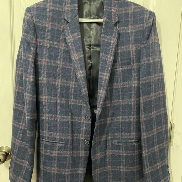 Mens Suit - Picture 2 of 2